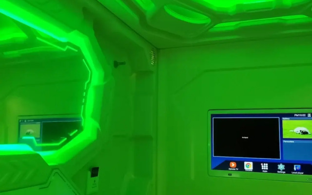 Cosmos capsule coworking hub London