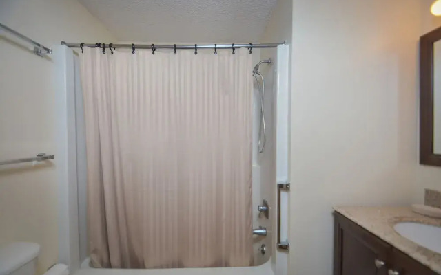 Four Hooppole South #G6 3 Bedroom Townhome