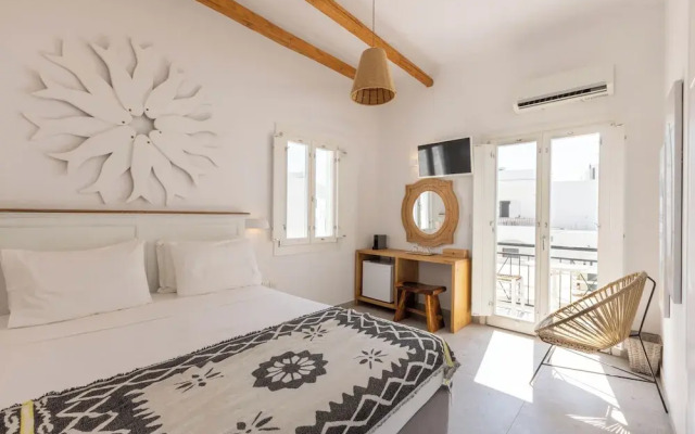 Parosquare Central Suites