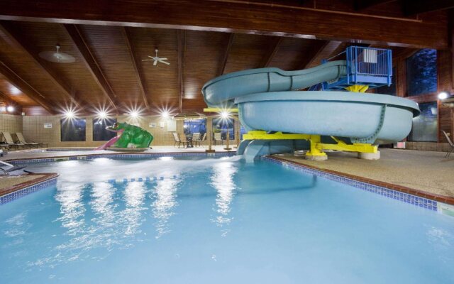 AmericInn by Wyndham Shakopee Near Canterbury Park