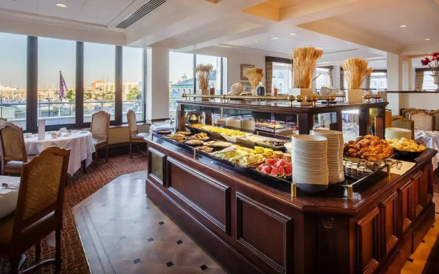 Pomme d'Or Hotel
