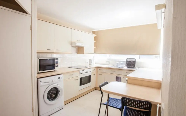 2BD Apartment, 500m From Windsor Castle, Parking