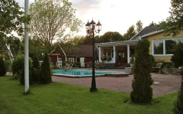 Olstorp Gård Bed & Breakfast