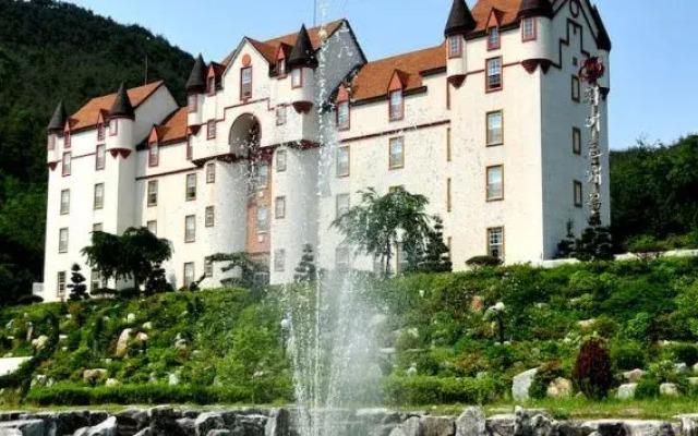 White Castle Resort