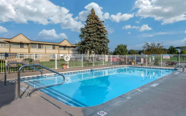 Quality Inn & Suites Vestal Binghamton