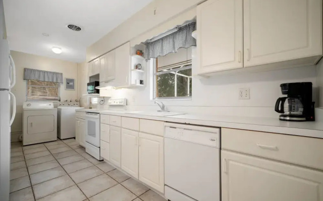 Harbor Paradise Home - Four Bedroom Home