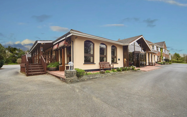 The Cedar Lodge Hotel and Restaurant