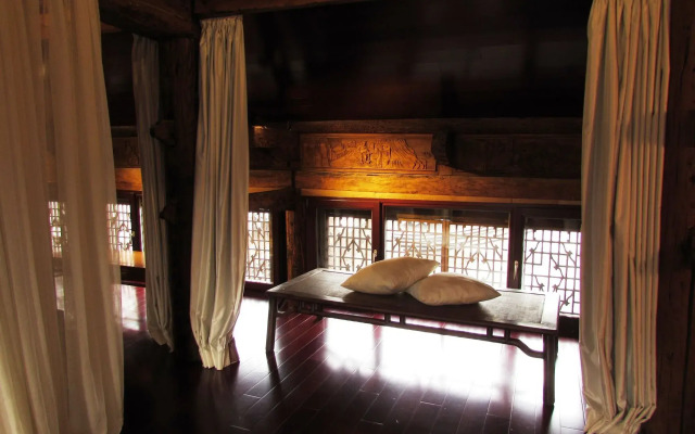 Jing's Residence
