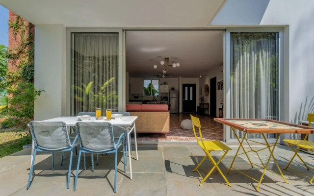 Stylish 2BR w Pool Near Candolim and Coco Beach
