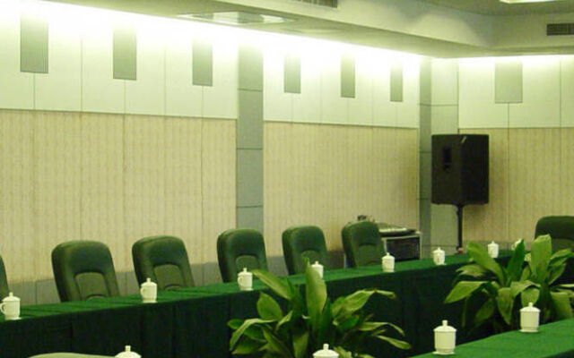 Yichang Guobin Garden Hotel