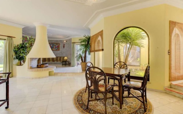 Villa - 4 Bedrooms with Pool and WiFi - 105890