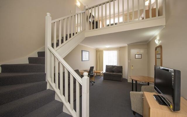 Harbour Sails Motor Inn