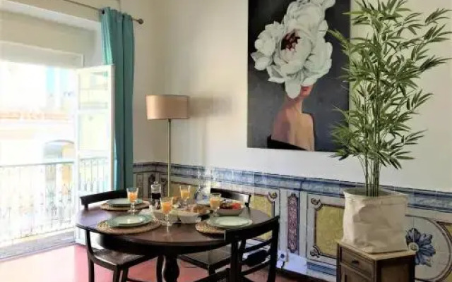 Charming Chiado 2Bedr W/Balcony And View