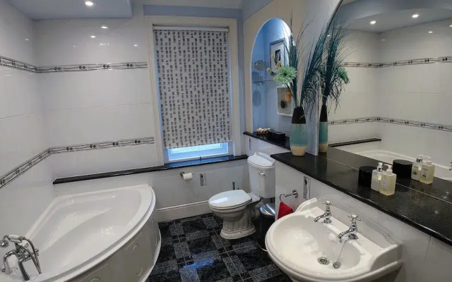 Gorgeous 4-bed House in Bexhill-on-sea, sea Views