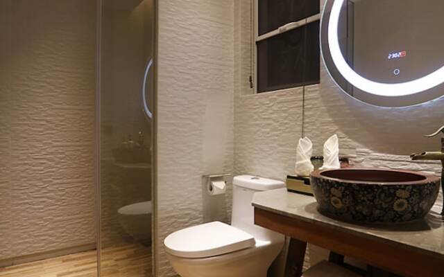 X-Times Lakeside Hotel