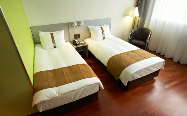 Holiday Inn Zurich - Messe by IHG