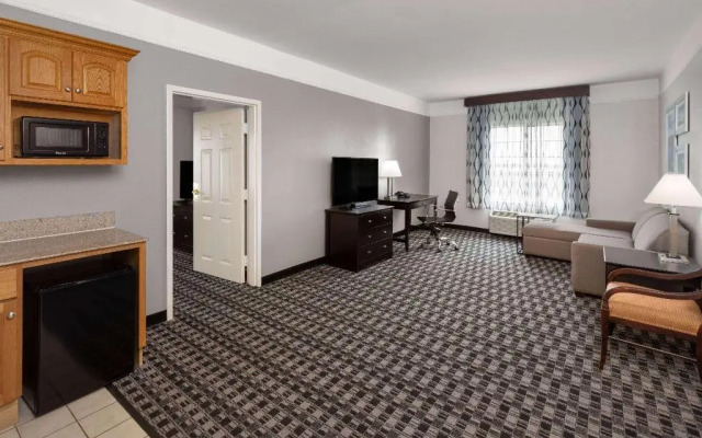 La Quinta Inn & Suites Deer Park