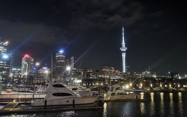 Waterfront Seaview Hotel Apartments