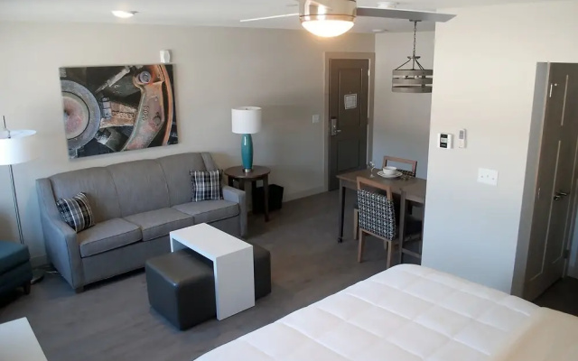Spring Lake Townhomes and Suites