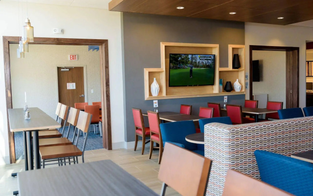 Holiday Inn Express & Suites McKinney - Frisco East by IHG