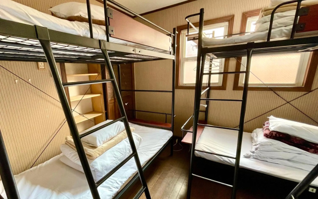 Iza Kamakura Guest House & Bar - Hostel – Guest Rooms – Kamakura