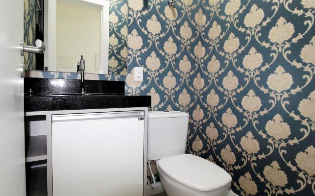 1071 - Apartamento com 2 Suítes na Praia de Bombinhas,