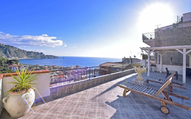 Panoramic Taormina Bay View