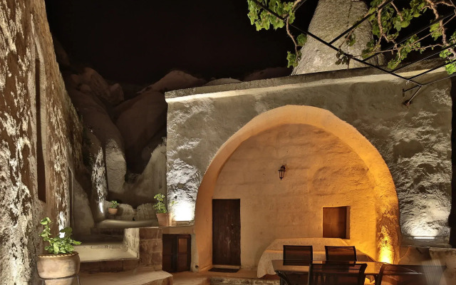 Melek Cave Hotel