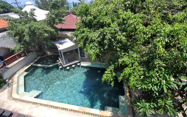 Kuta One Party Hotel