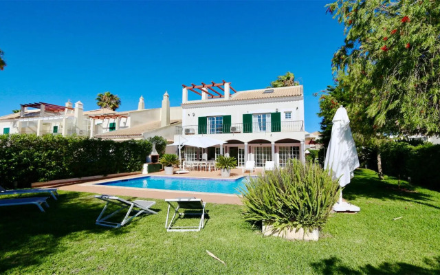 Vila Castro, Cleverdetails CD239