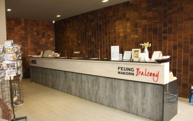 Feung Nakorn Balcony Rooms and Cafe