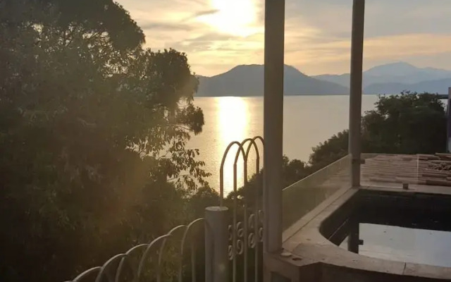 Hotel Revi Inn