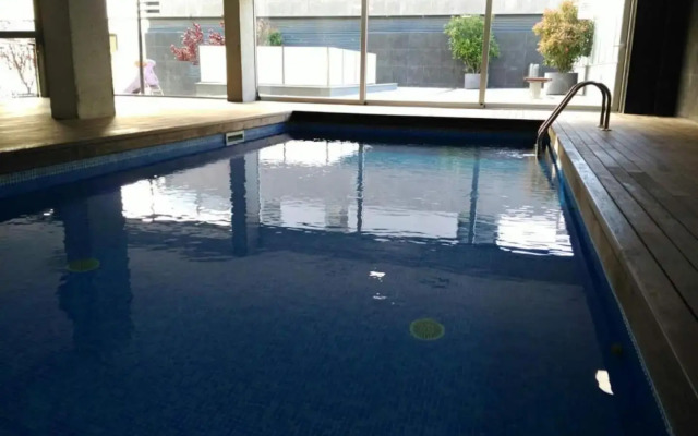 Stylish Flat, 2 Bathrooms And Swimmigpool!!