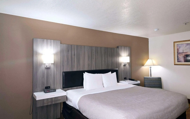 Quality Inn & Suites Longview Kelso