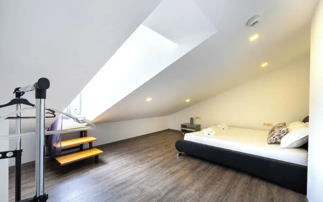 Luxury Penthouse Apt on beach Makarska