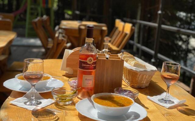 Altitude Guest House Ranca