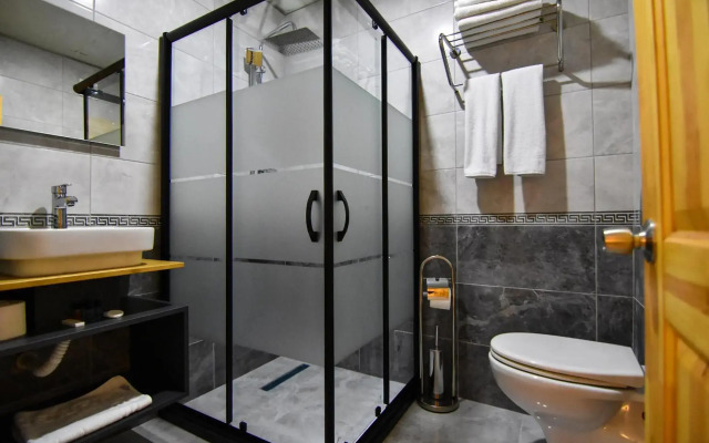 Green Palace Suite Hotel