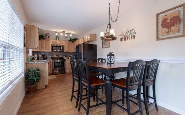 Misty Hollow - Three Bedroom Cabin