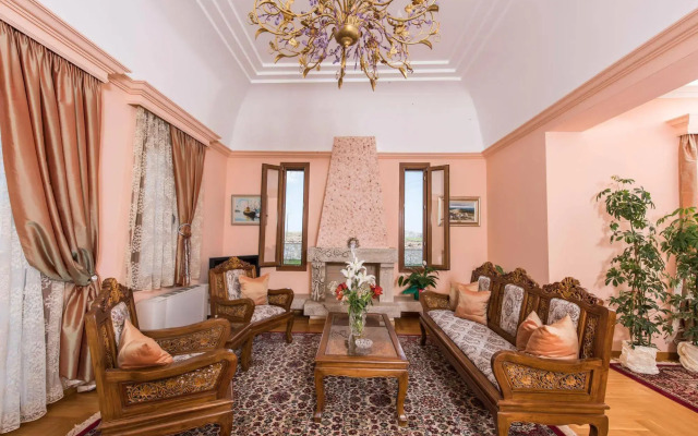 Alba Residence