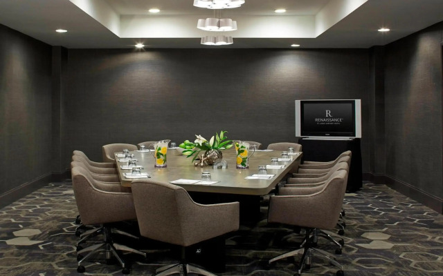 Renaissance St. Louis Airport Hotel