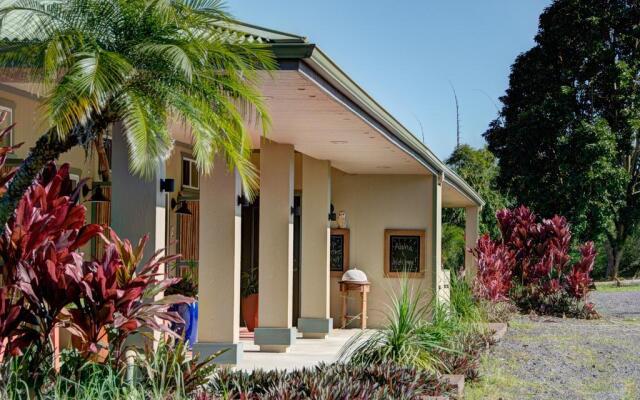 Mahana House Country Inn