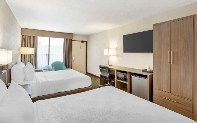 Best Western Mill River Manor