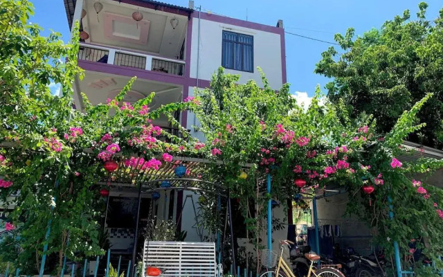 Funny Monkeys Homestay