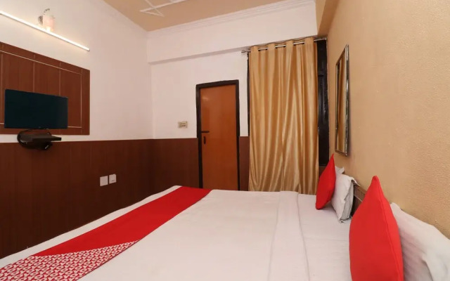 Hotel Parbati International