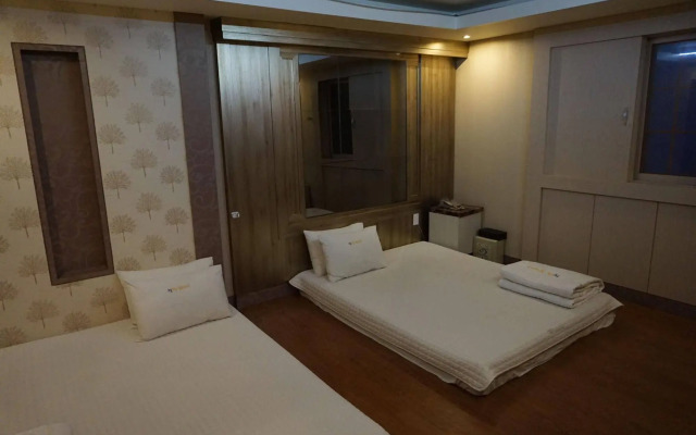 2 Days and 1 Night Hotel
