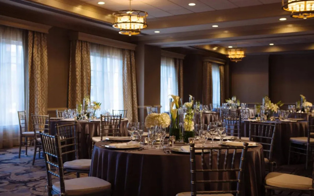 The Lindy Renaissance Charleston Hotel