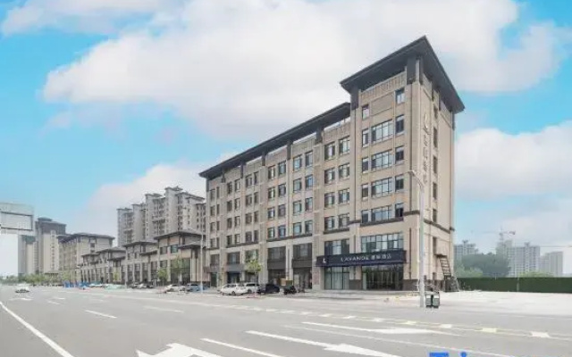 Lavande Hotel Qinhuangdao Funing Health Street Branch