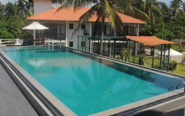 Scarlet White Resort