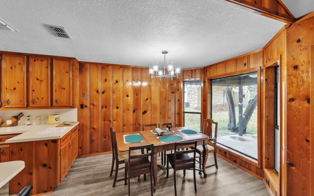 Lake House At Granbury 3 Bedroom Home