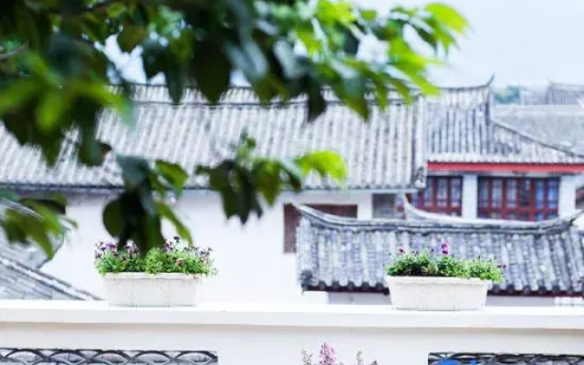Zen Holiday Inn (Lijiang Ancient City Sifang Street)